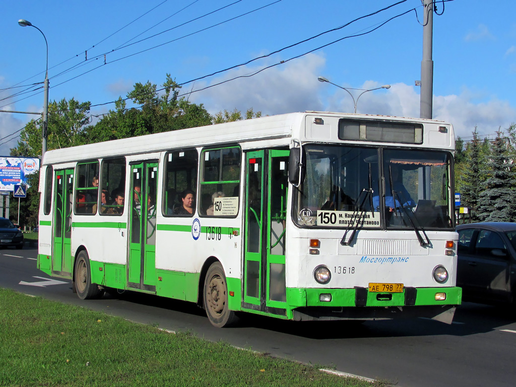 Moskau, LiAZ-5256.25 Nr. 13618