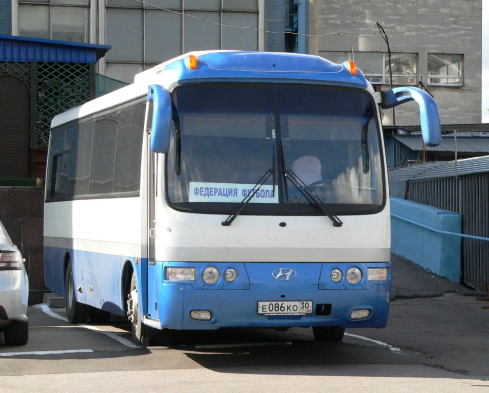 Астраханская область, Hyundai AeroTown № Е 086 КО 30