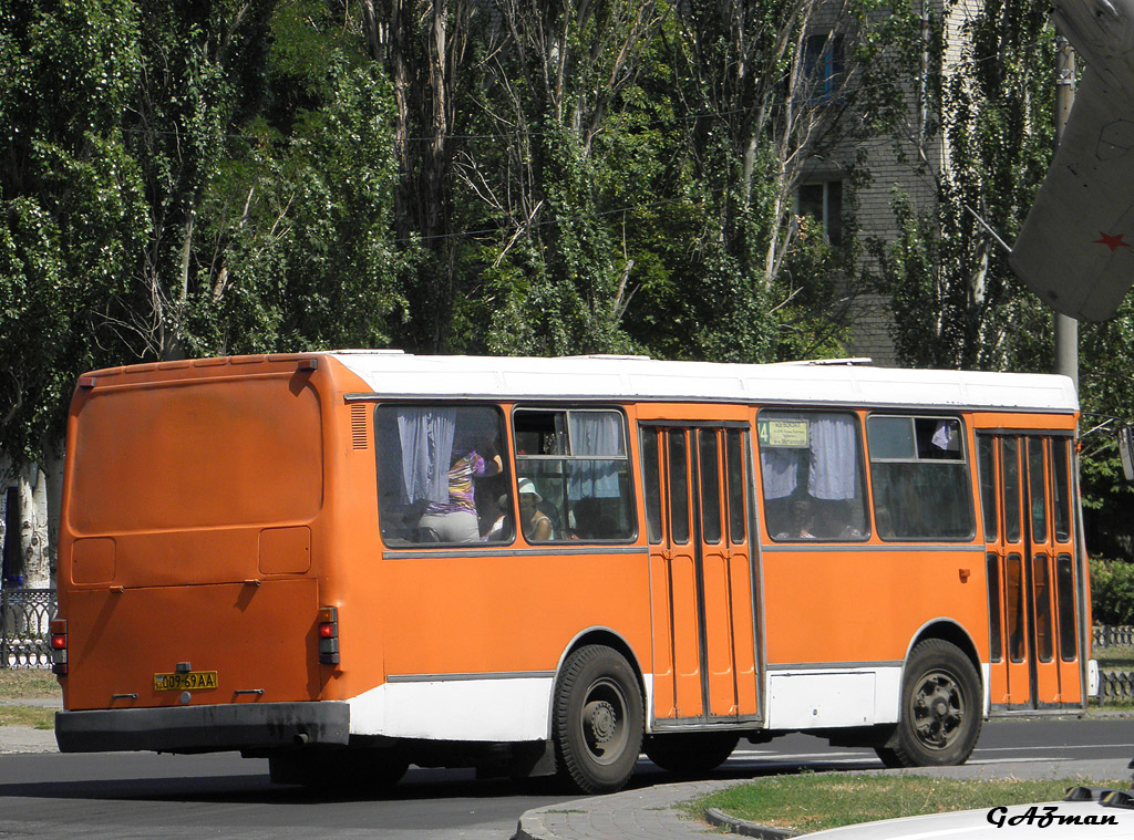 Днепропетровская область, ЛАЗ-42021 № 009-69 АА