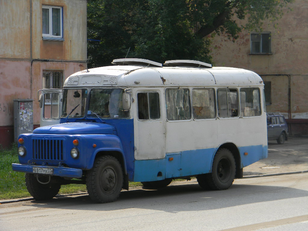 Омская область, КАвЗ-3270 № В 817 МХ 55