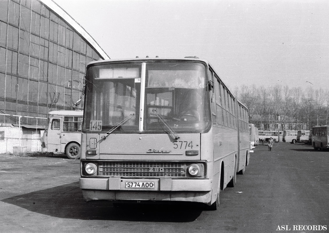 Sankt Petersburg, Ikarus 280.33 Nr 5774