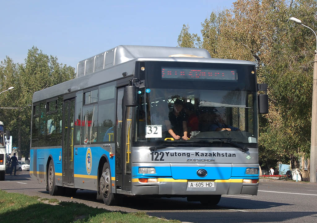 Алматы, Yutong ZK6120HGM № 122