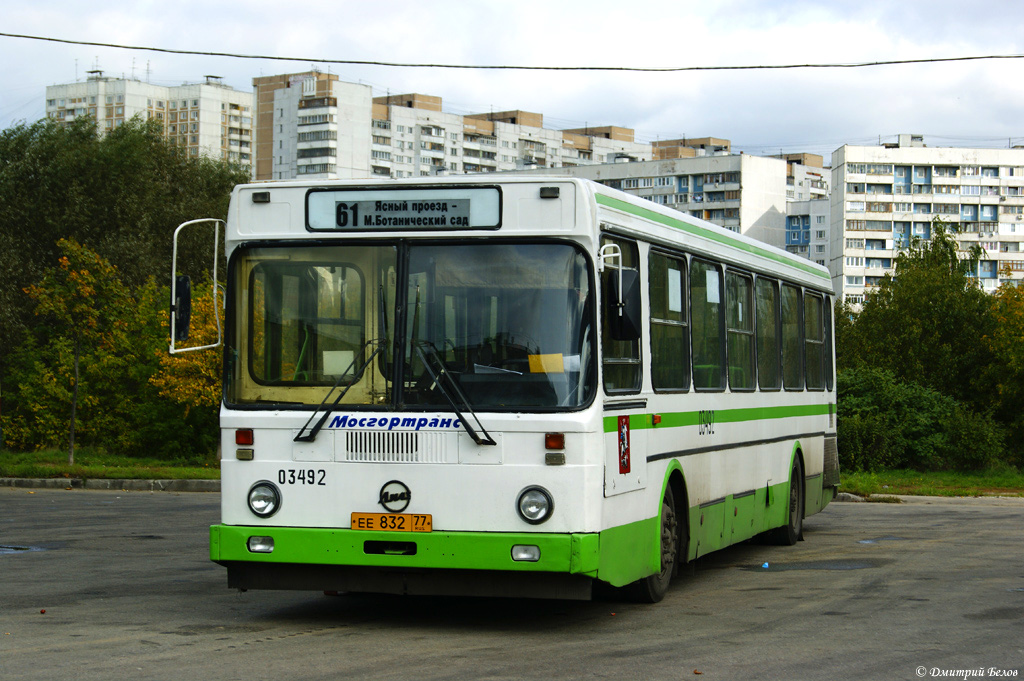 Moskva, LiAZ-5256.25 č. 03492