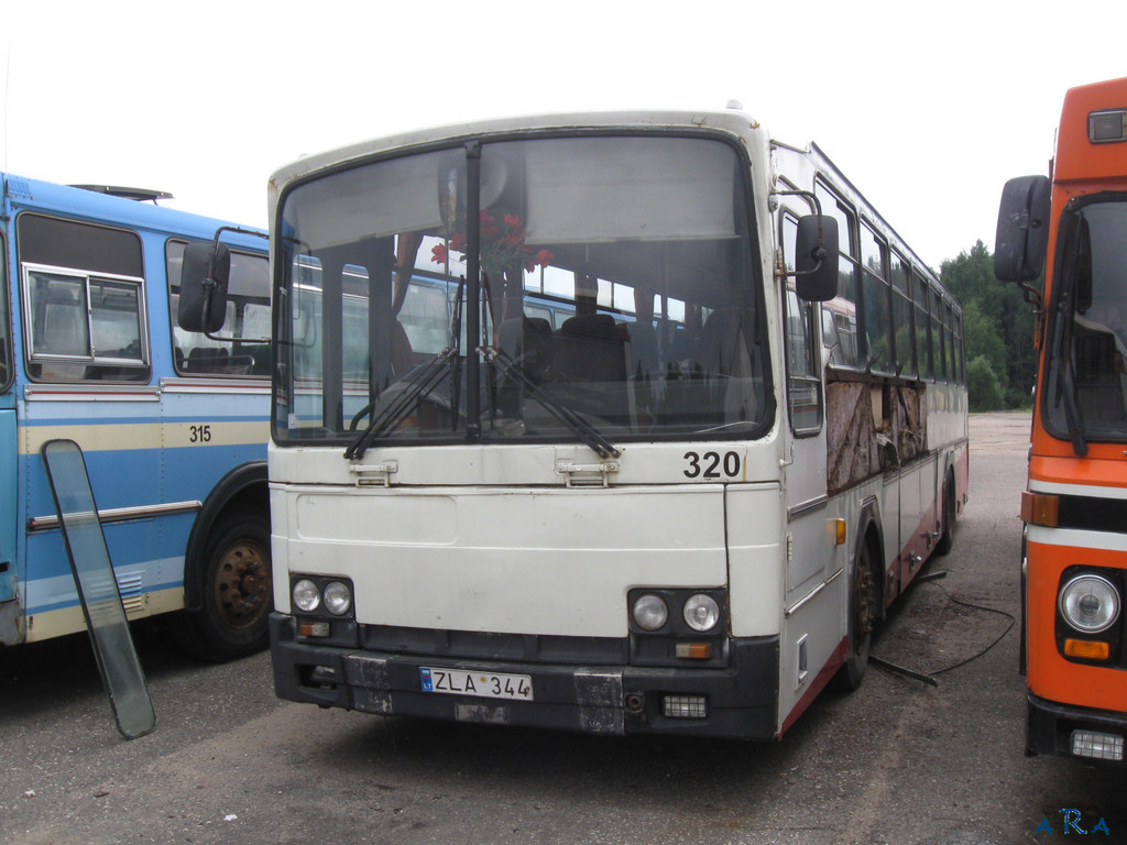 Литва, Jelcz T120 № 320