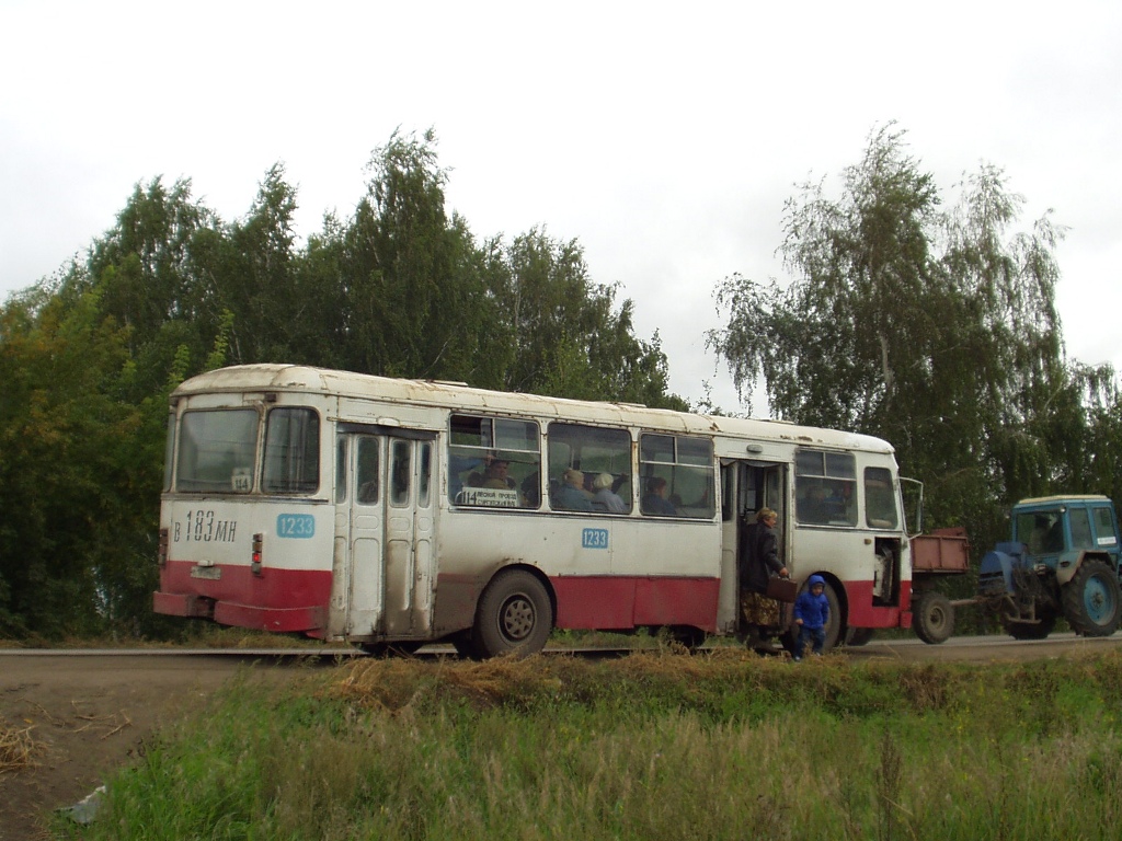 Омская область, ЛиАЗ-677М № 1233