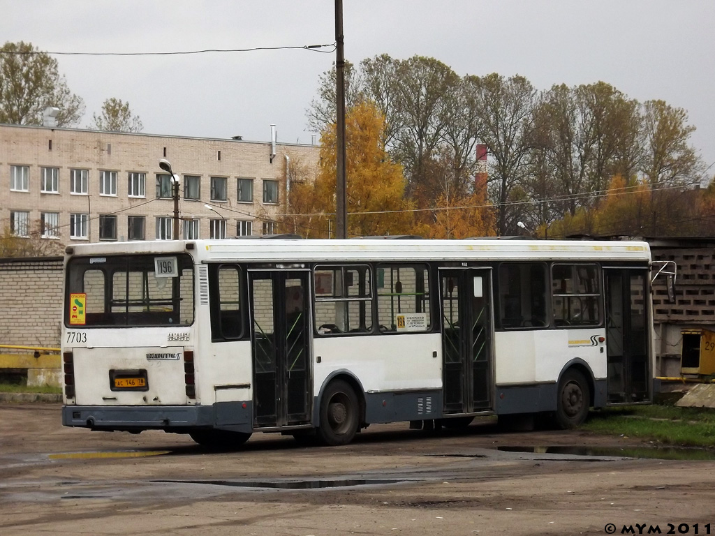 Sankt Petersburg, LiAZ-5256.25 Nr. 7703