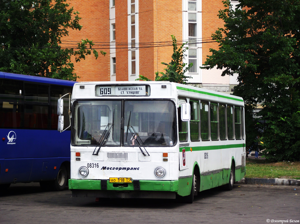 Moskva, LiAZ-5256.25 č. 08316