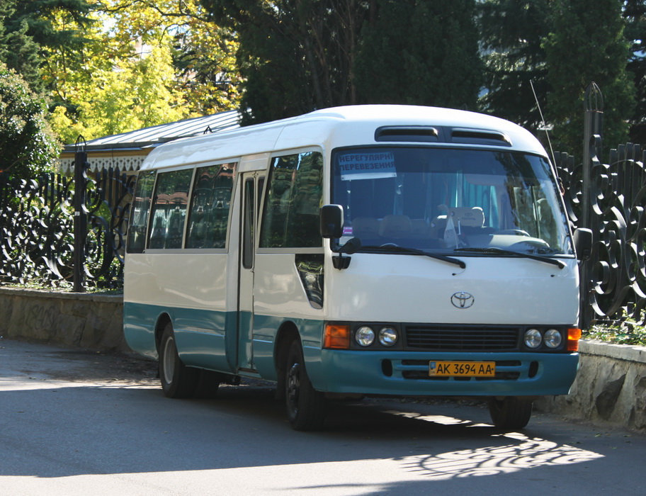 Республика Крым, Toyota Coaster HZB50 № AK 3694 AA