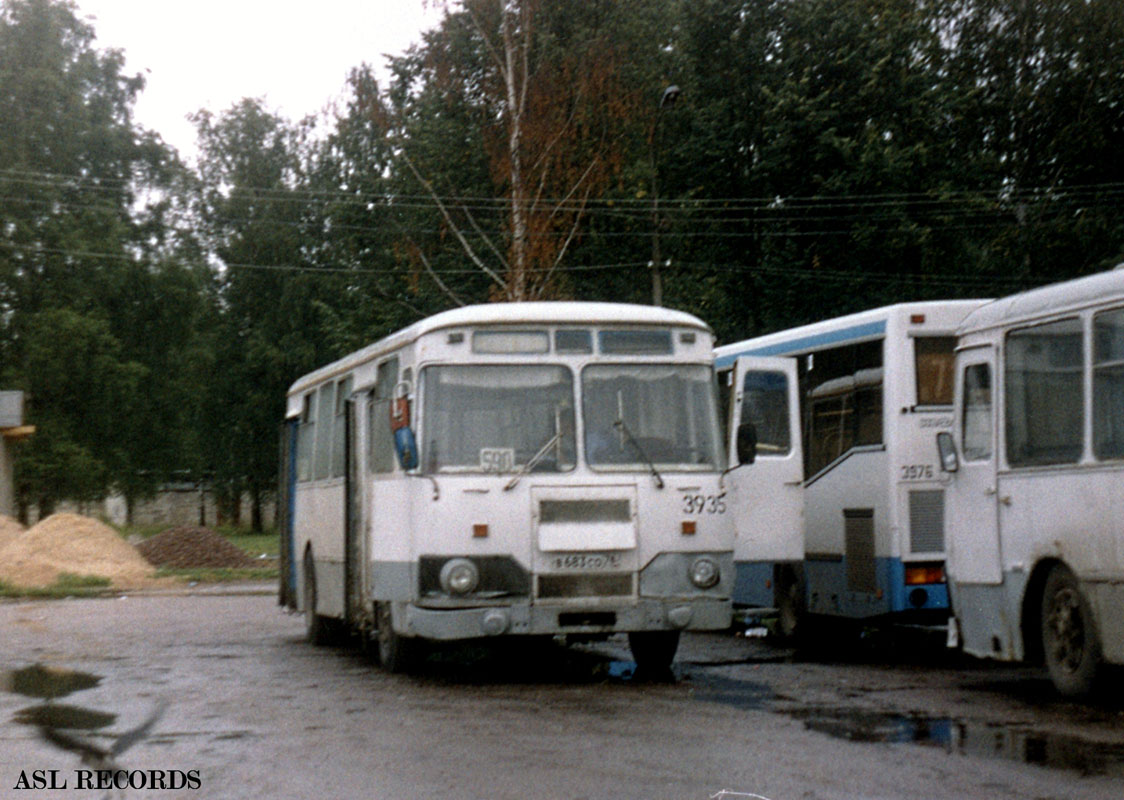 Ленинградская область, ЛиАЗ-677М № 3935