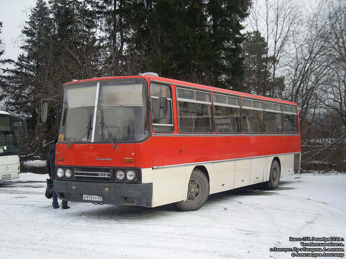 Тюменская область, Ikarus 256.74 № Е 972 УУ 72