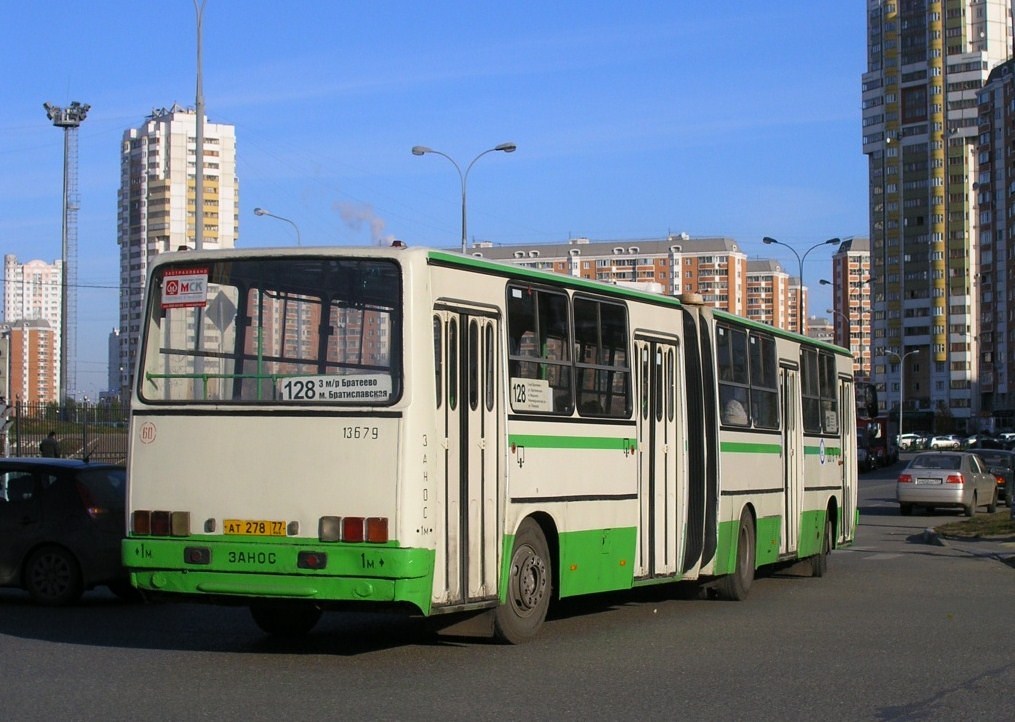 Moskva, Ikarus 280.33M č. 13679