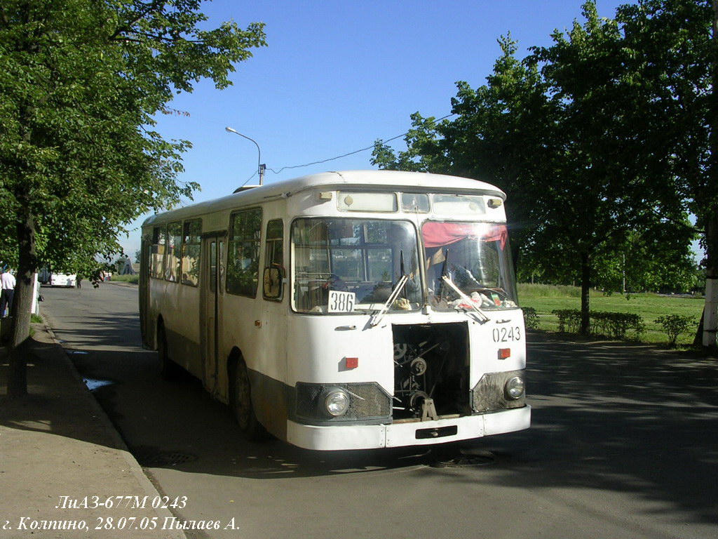 Petrohrad, LiAZ-677M č. 0243