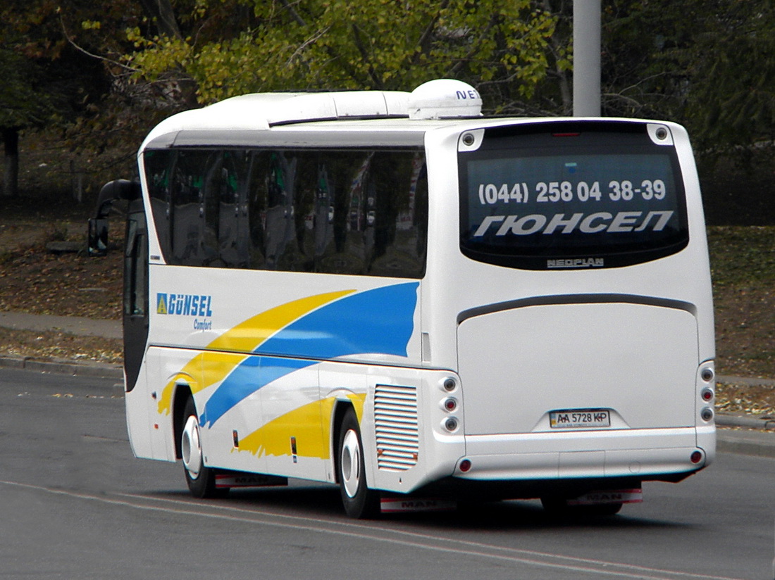 Киев, Neoplan P21 N2216SHD Tourliner SHD № AA 5728 KP