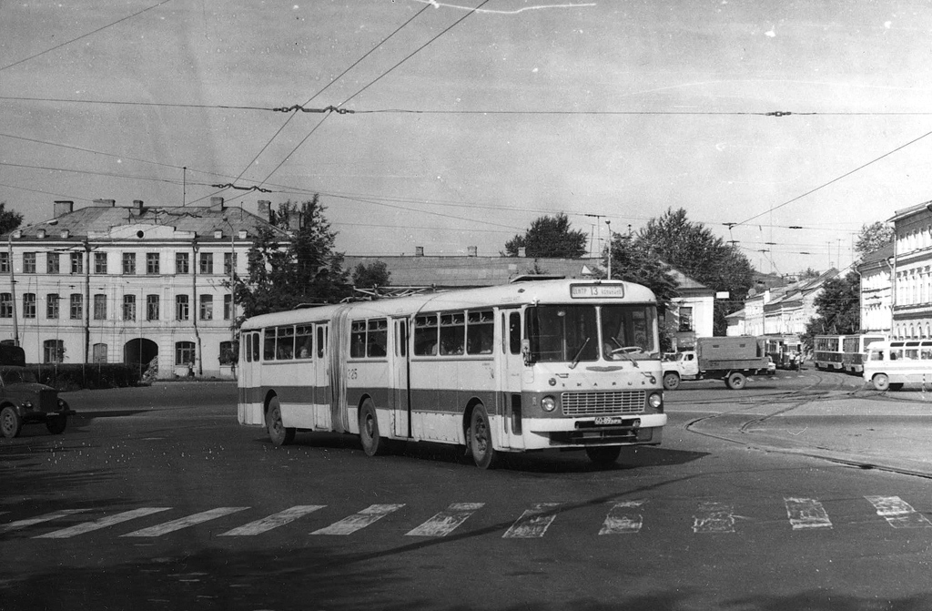 Yaroslavl region, Ikarus 180 № 325