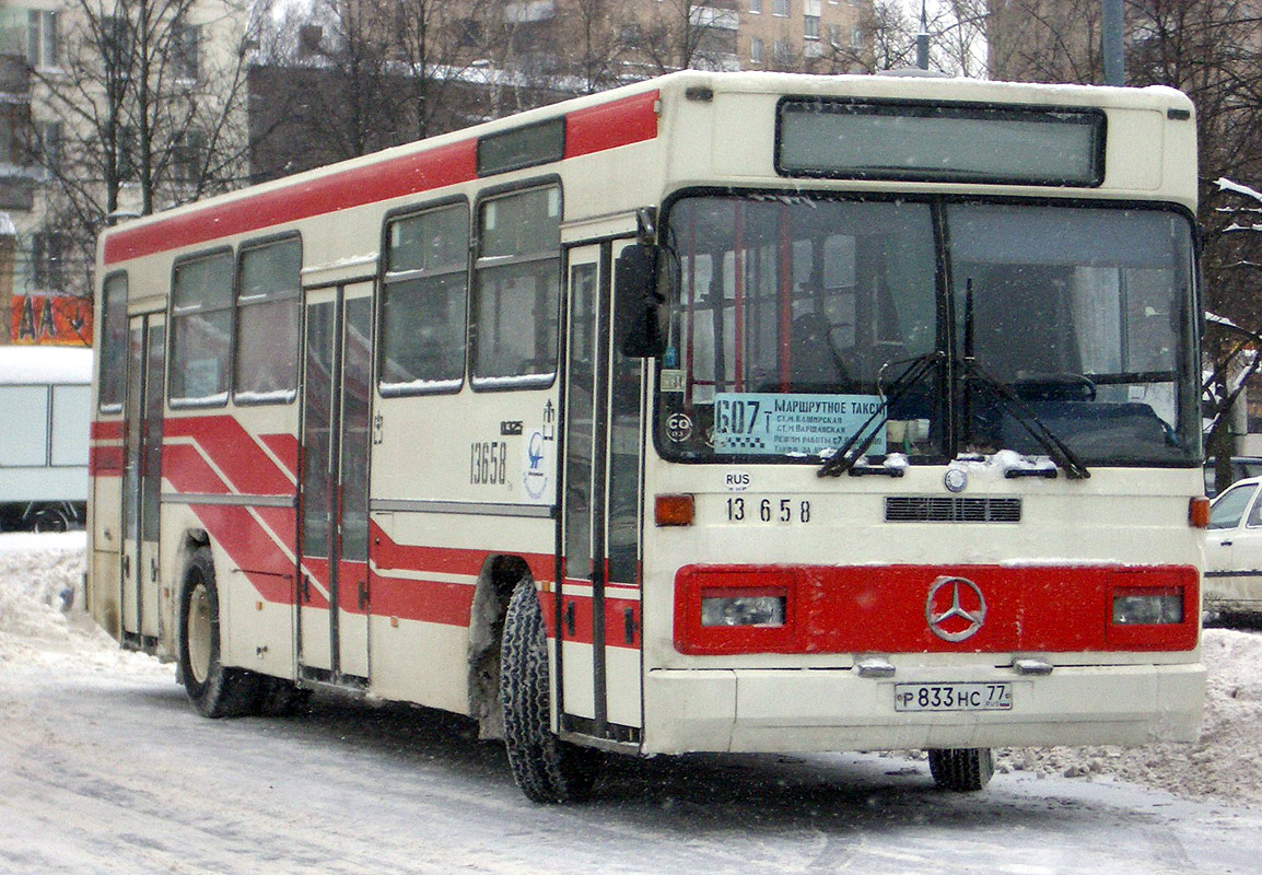 Moskva, Mercedes-Benz O325 č. 13658