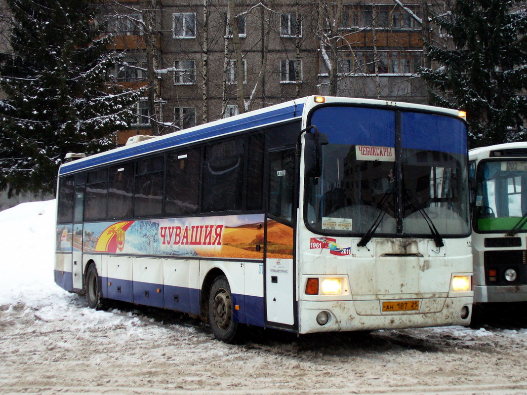 Чувашия, ЛиАЗ-5256.23-01 (ГолАЗ) № 1352