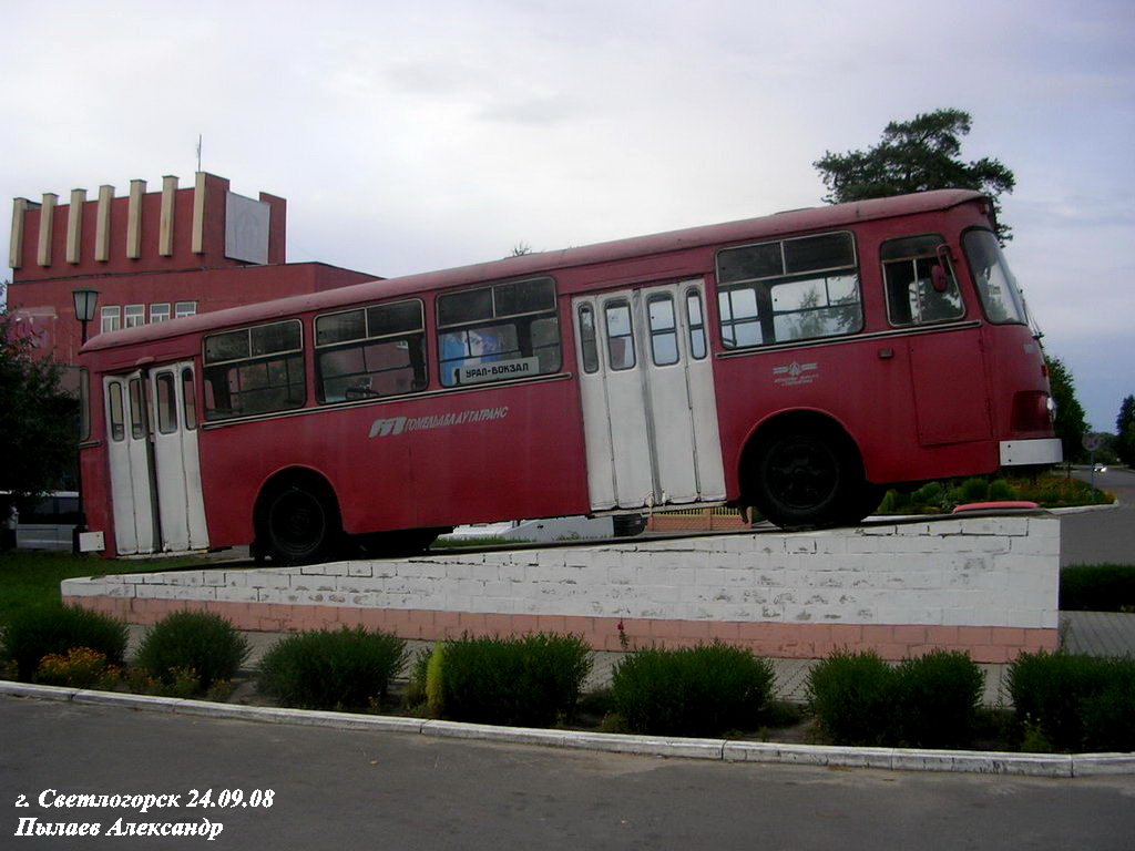 Gomel region, LiAZ-677M # 1479; Gomel region — Monument buses