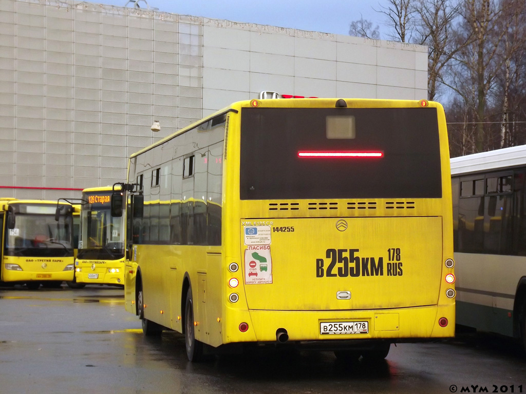 Санкт-Петербург, Golden Dragon XML6125CR № В 255 КМ 178