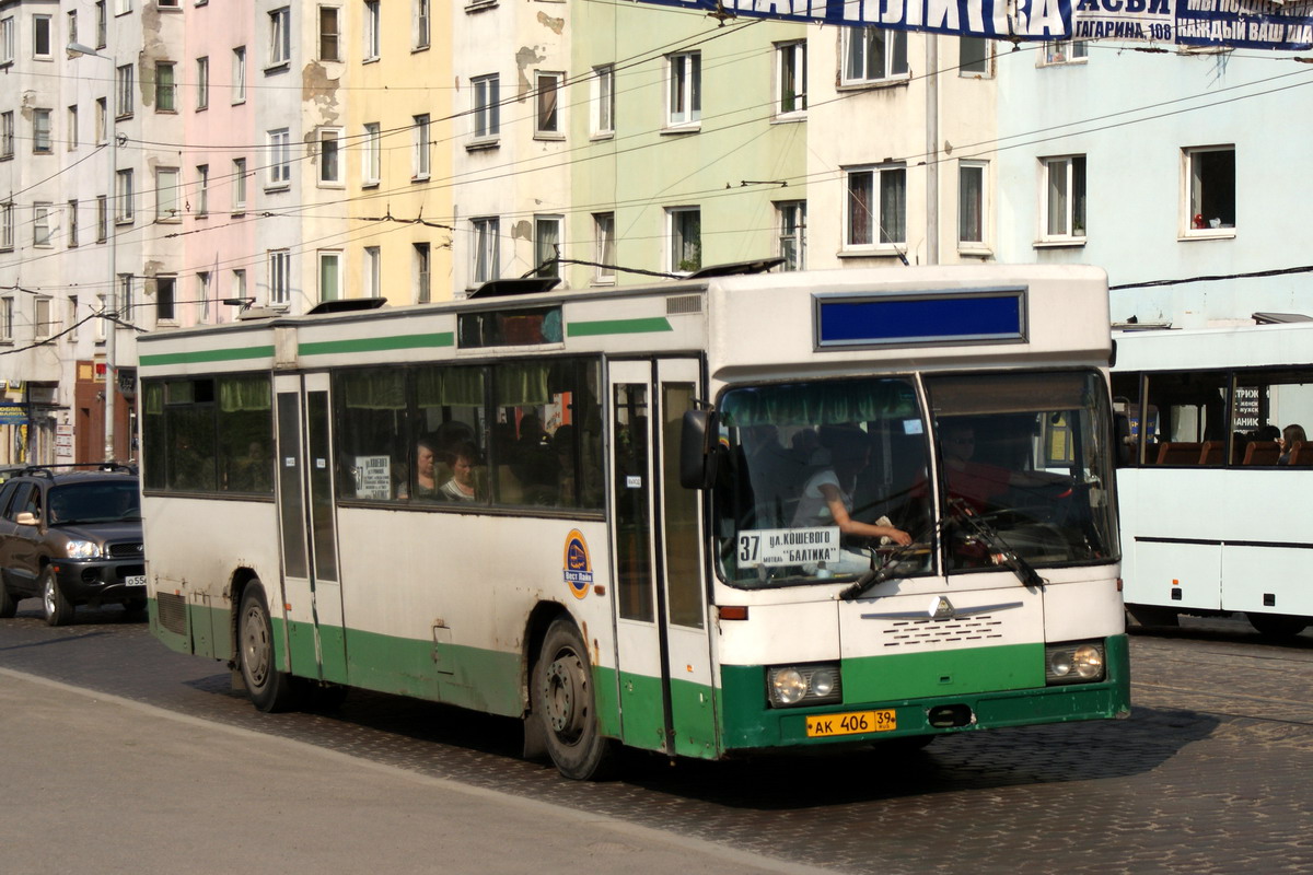 Kaliningrad region, Neoplan Ü80 Nr. АК 406 39 — Foto — Busverkehr