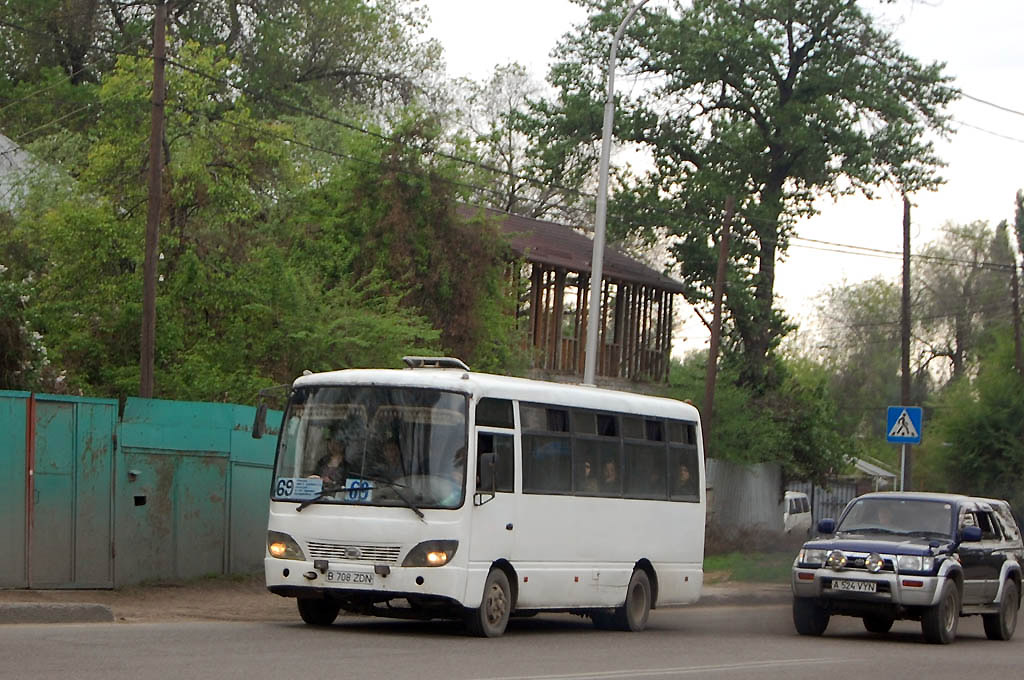 Алматы, Chunzhou JNQ6703D1 № B 708 ZDN