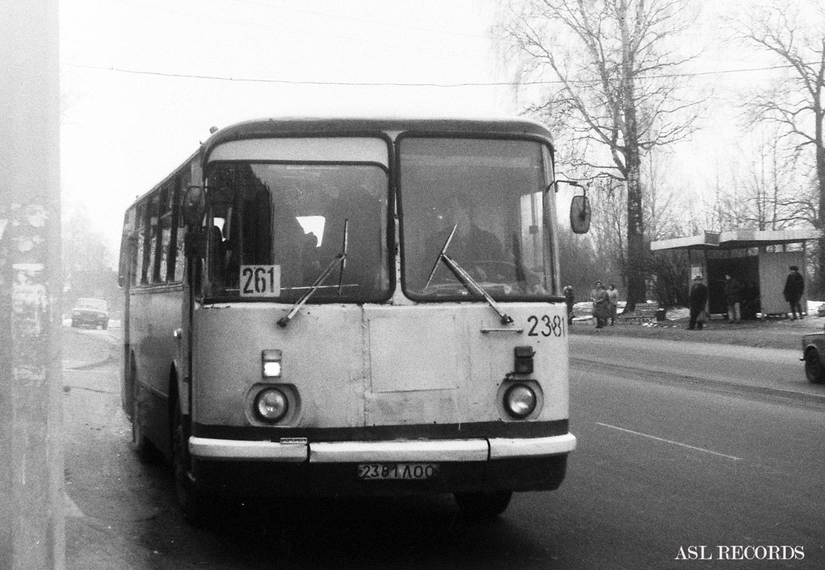 Санкт-Петербург, ЛАЗ-695Н № 2381