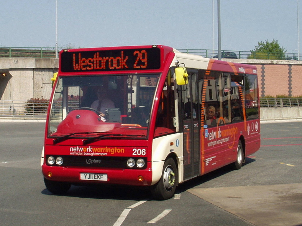 780 автобус маршрут. Автобус Optare.