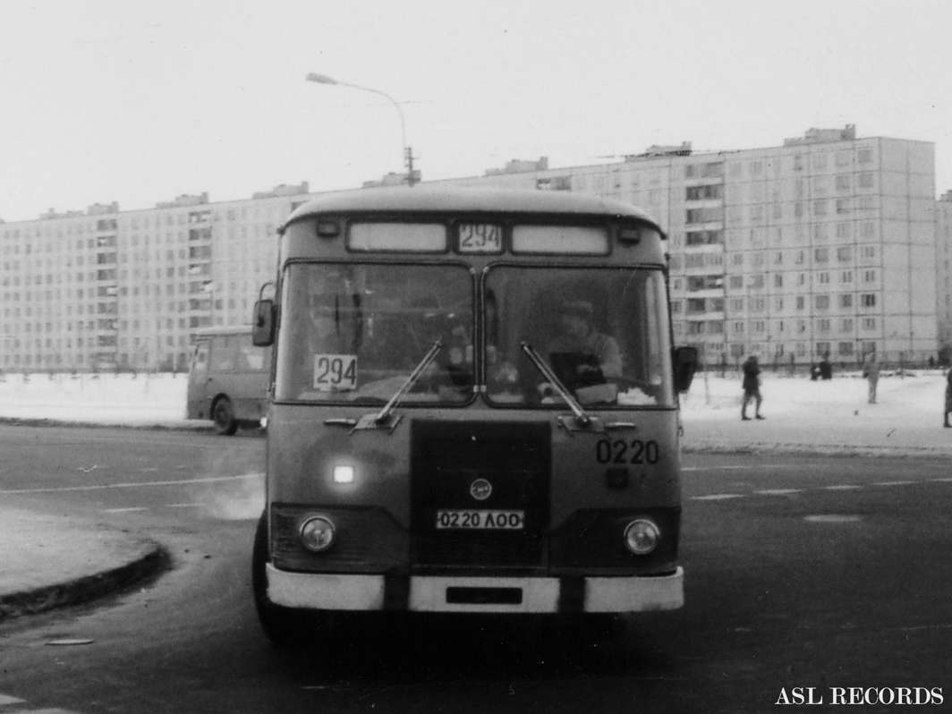 Sankt Peterburgas, LiAZ-677M Nr. 0220