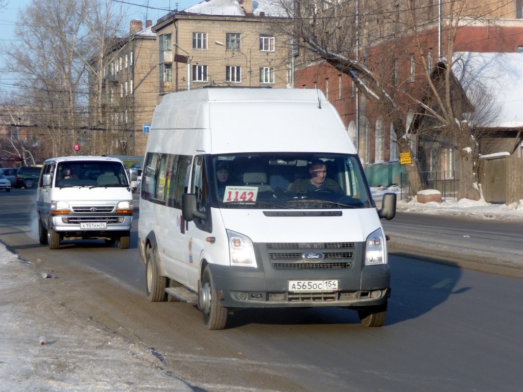 Новосибирская область, Нижегородец-222708  (Ford Transit) № А 565 ОС 154