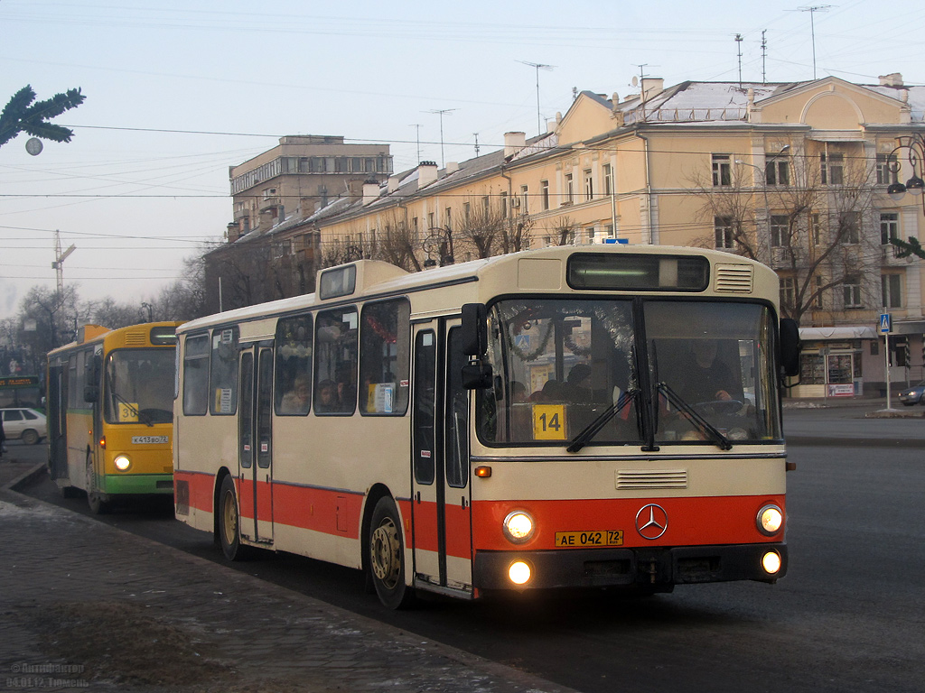 Тюменская область, Mercedes-Benz O305 № АЕ 042 72