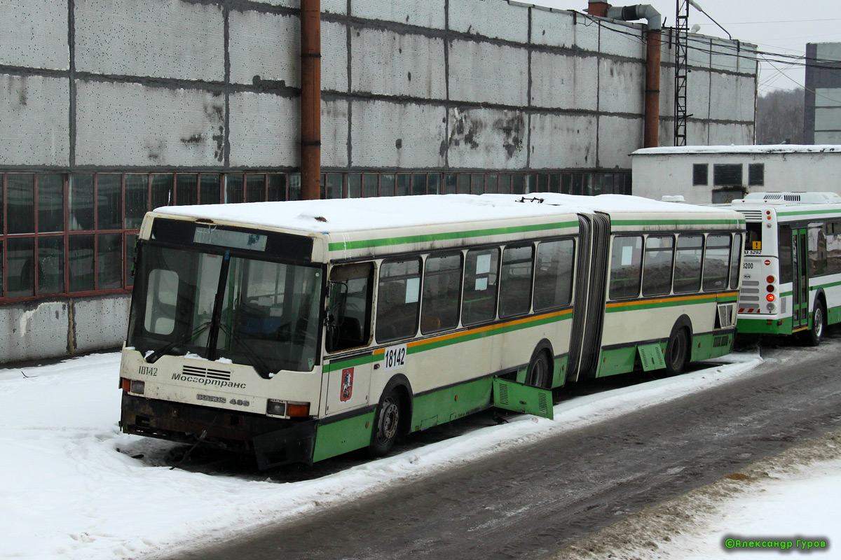 Москва, Ikarus 435.17 № 18142