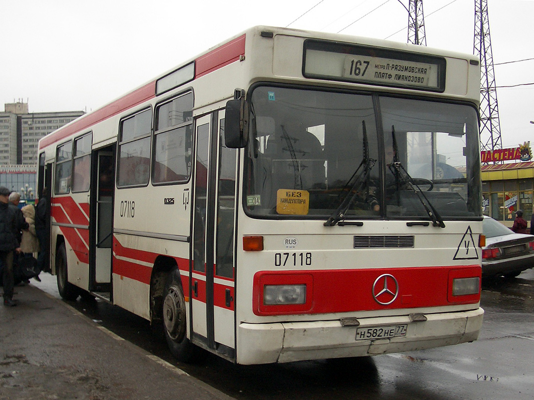 Moskwa, Mercedes-Benz O325 Nr 07118