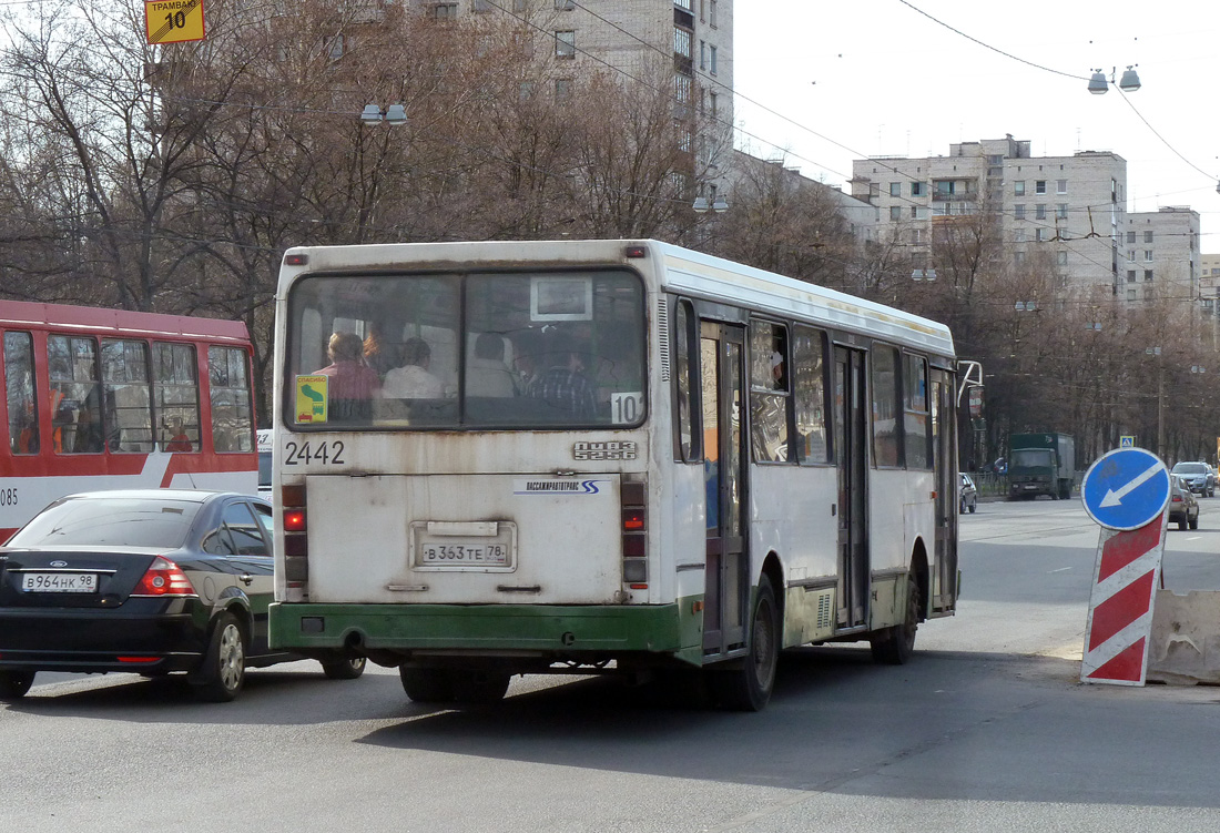 Санкт-Петербург, ЛиАЗ-5256.25 № 2442