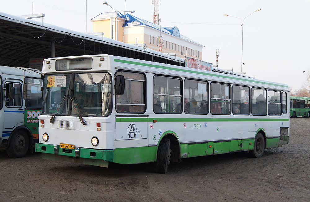 Кемеровская область - Кузбасс, ЛиАЗ-5256.40 № 320