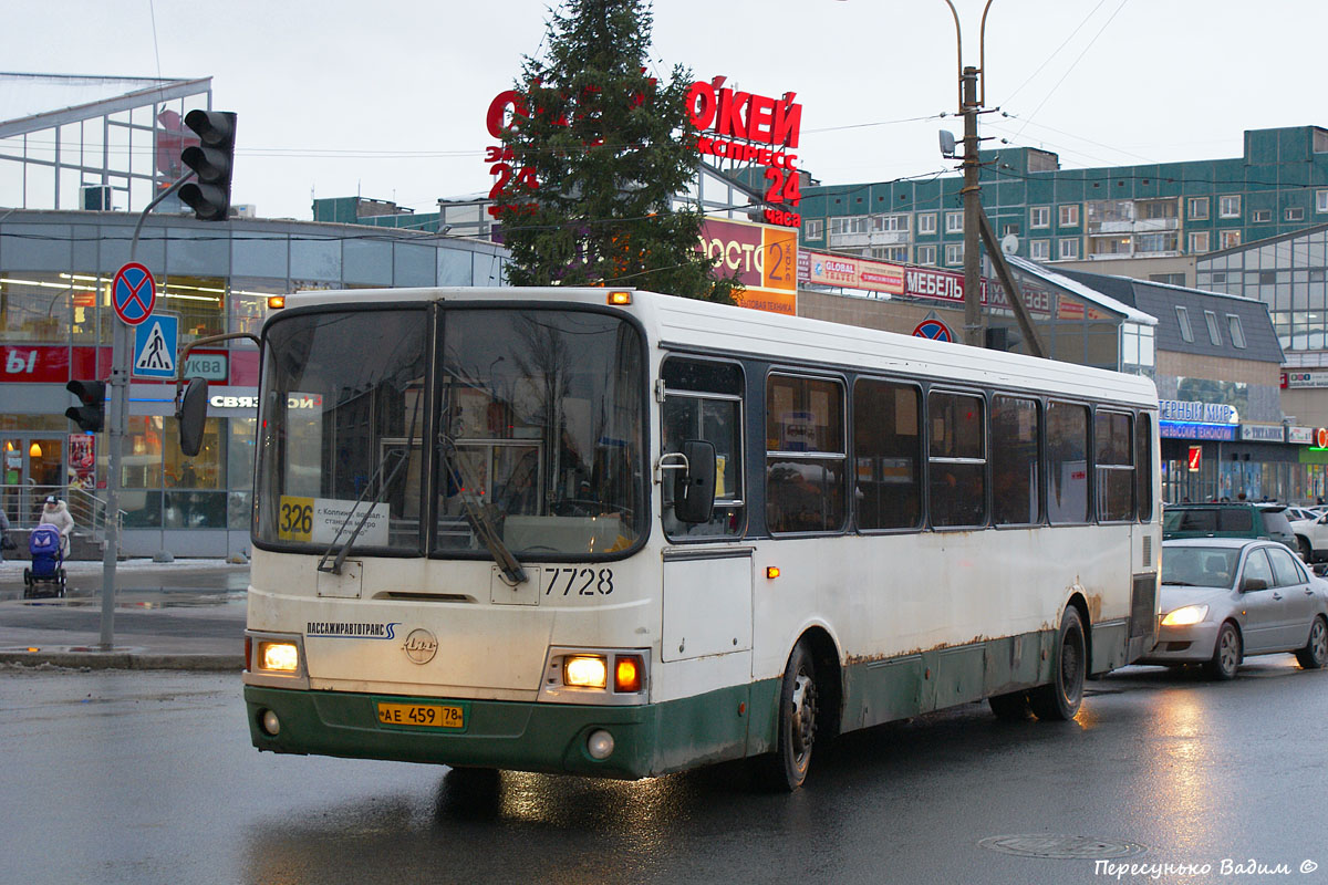 Санкт-Пецярбург, ЛиАЗ-5256.25 № 7728