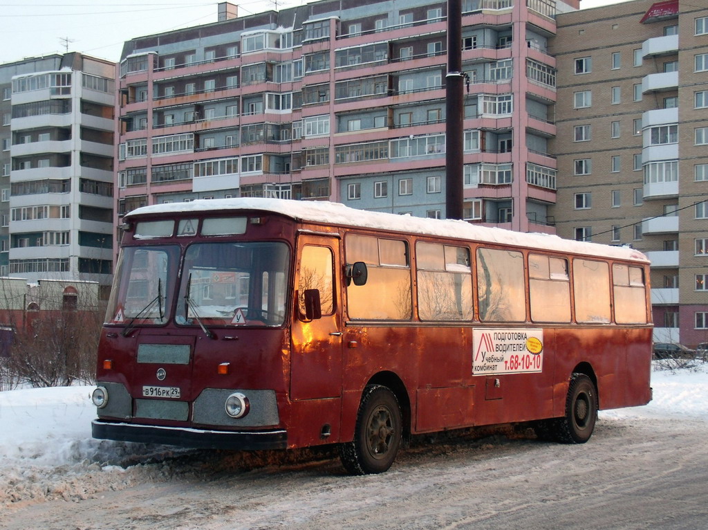 Архангельская область, ЛиАЗ-677М № В 916 РК 29