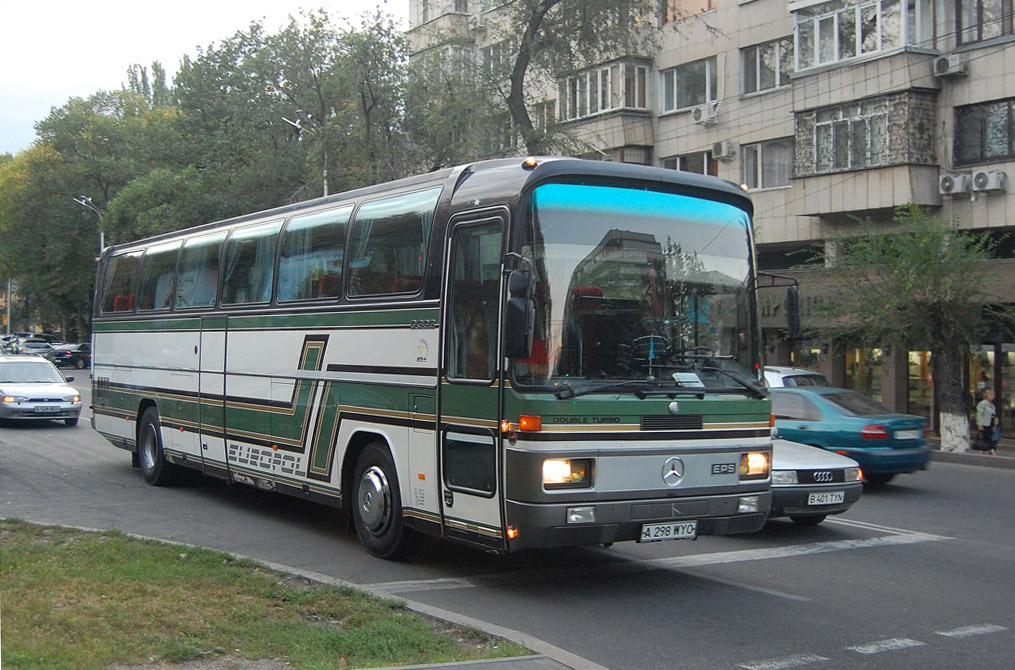 Mercedes Benz o303