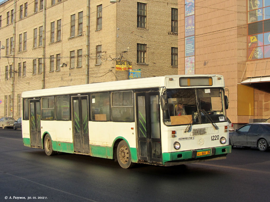 Sankt Peterburgas, LiAZ-5256.25 Nr. 1220