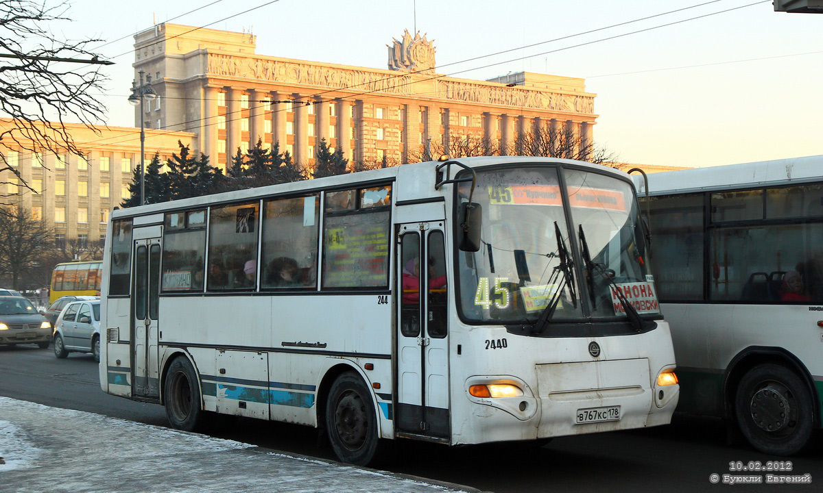 Санкт-Петербург, КАвЗ-4235-03 № 2440