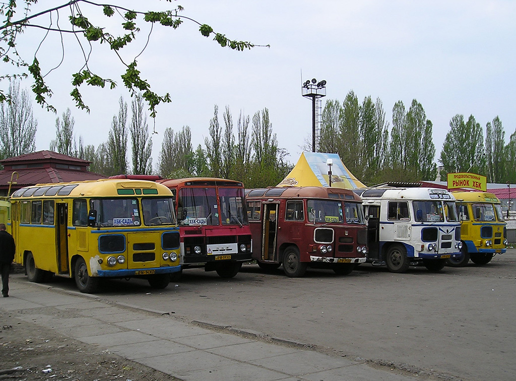 Херсонская область, ПАЗ-672 № 016-14 ХО; Херсонская область, ПАЗ-3205 (00) № 018-59 ХО; Херсонская область, ПАЗ-672М № 018-39 ХО; Херсонская область, ПАЗ-672М № 018-60 ХО; Херсонская область, ПАЗ-672 № 010-76 ХО; Херсонская область — Разные фотографии