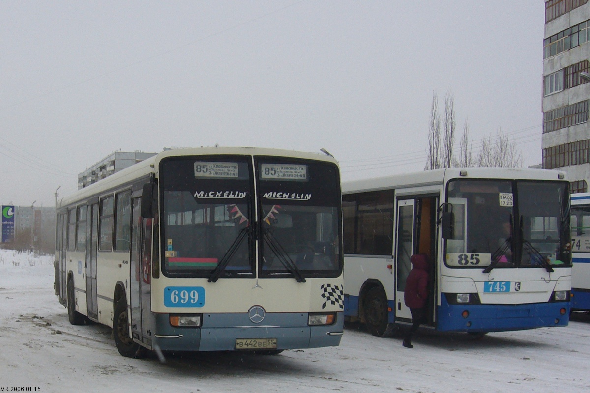 Омская область, Mercedes-Benz O345 № 699