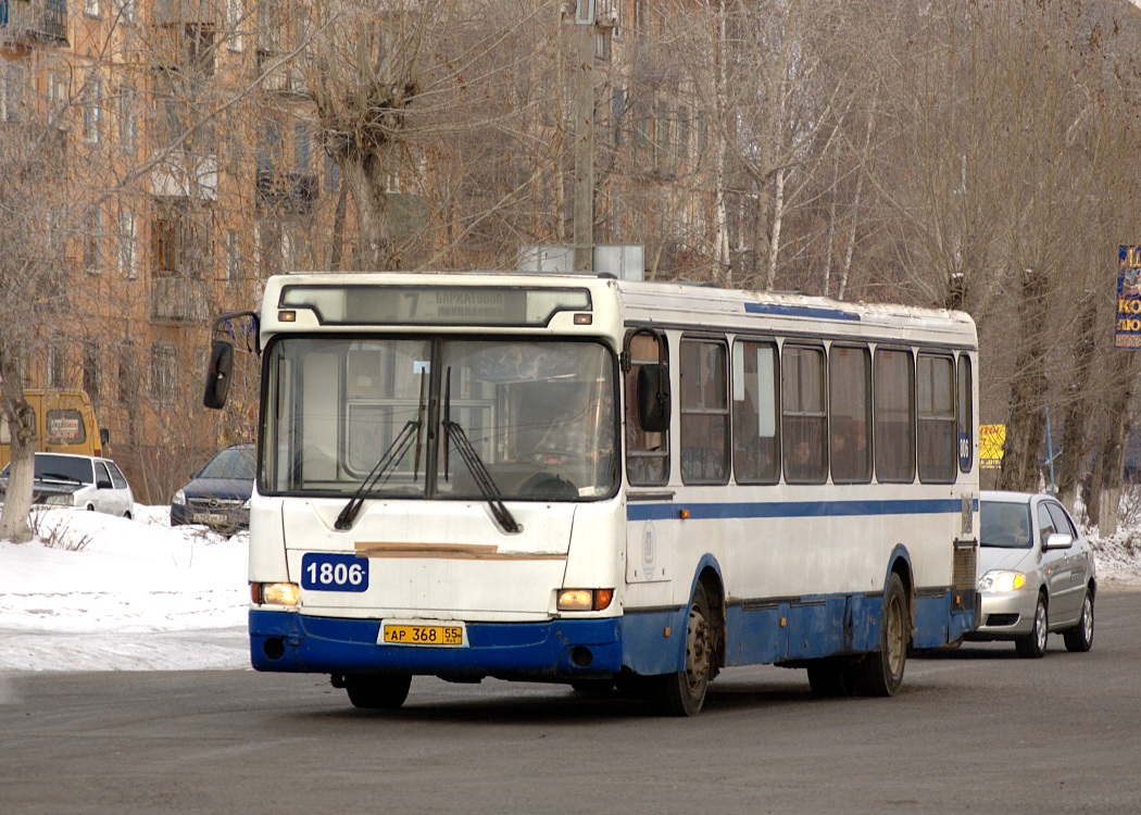 Omsk region, LiAZ-5256.45 # 1806