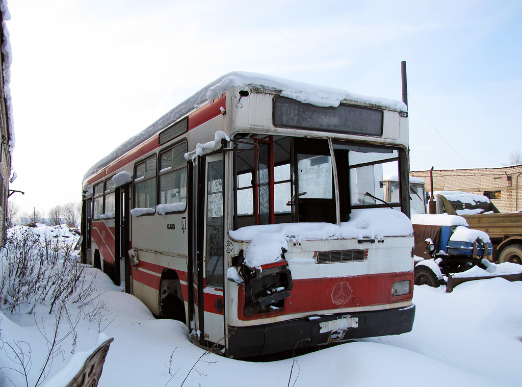 Тверская область, Mercedes-Benz O325 № АЕ 645 69; Тверская область — Нерабочие машины