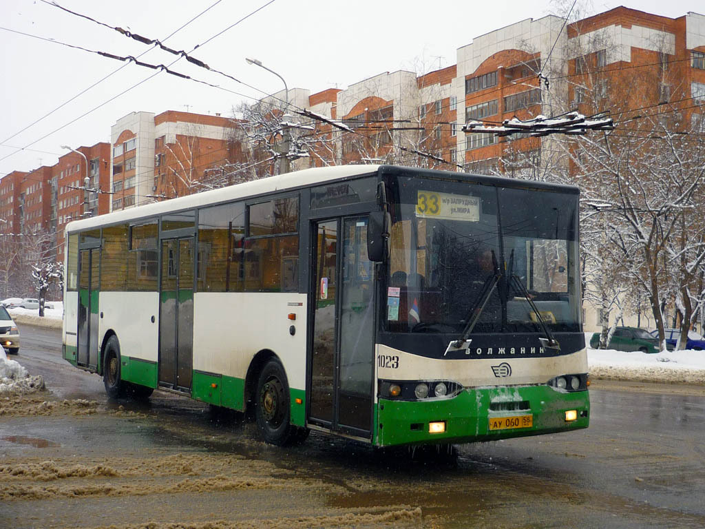 Пензенская область, Волжанин-5270-10-04 № 1023