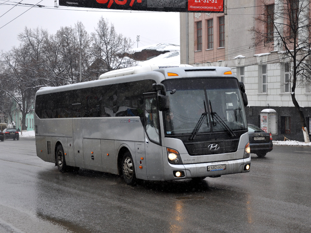 Москва, Hyundai Universe Space Luxury № С 682 ОО 77