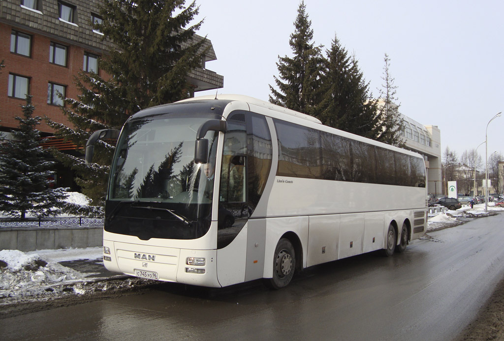 Свердловская область, MAN R08 Lion's Coach L RHC444 L № С 745 УО 96