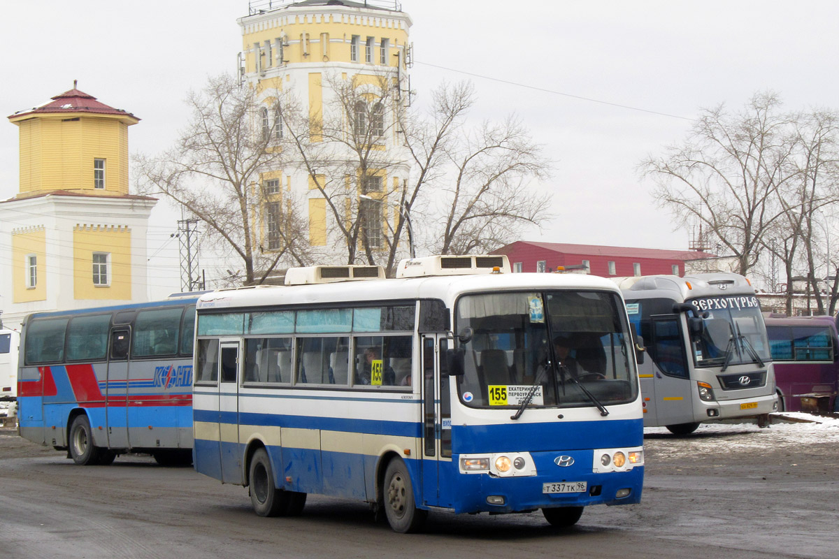 Свердловская область, Hyundai AeroTown № Т 337 ТК 96; Свердловская область, Hyundai Universe Space Luxury № ЕА 829 66