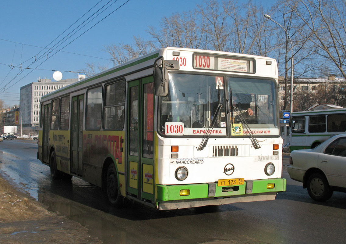 Novosibirsk region, LiAZ-5256.35 č. ТТ 123 54