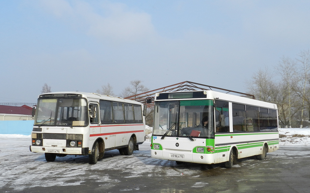 Nizhegorodskaya region, PAZ-3205-110 č. Е 669 ТВ 152; Nizhegorodskaya region, PAZ-3237-03 č. Е 518 СЕ 152; Nizhegorodskaya region — Bus stations, End Stations