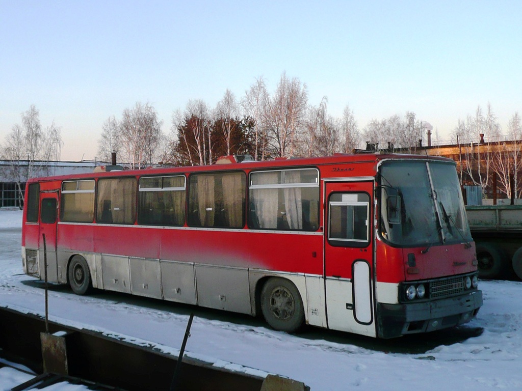 Sverdlovsk region, Ikarus 250.93 # АТ 193 66