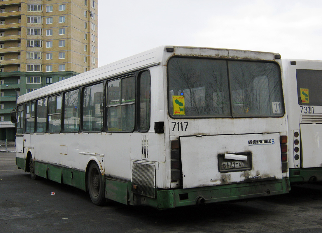 Sankt Petersburg, LiAZ-5256.25 Nr. 7117